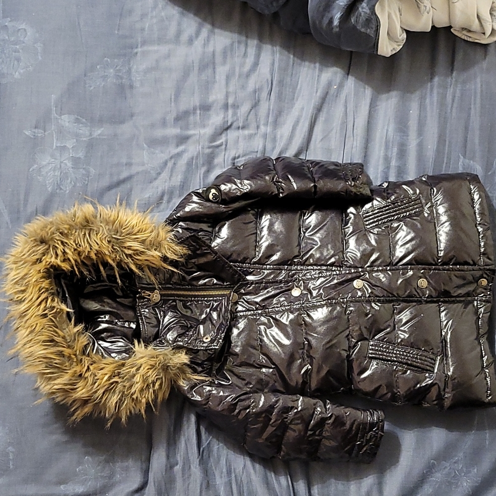 Black Shiney Appaman size 3T down coat